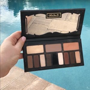 Kat Von D Shade & Light Eye Palette
